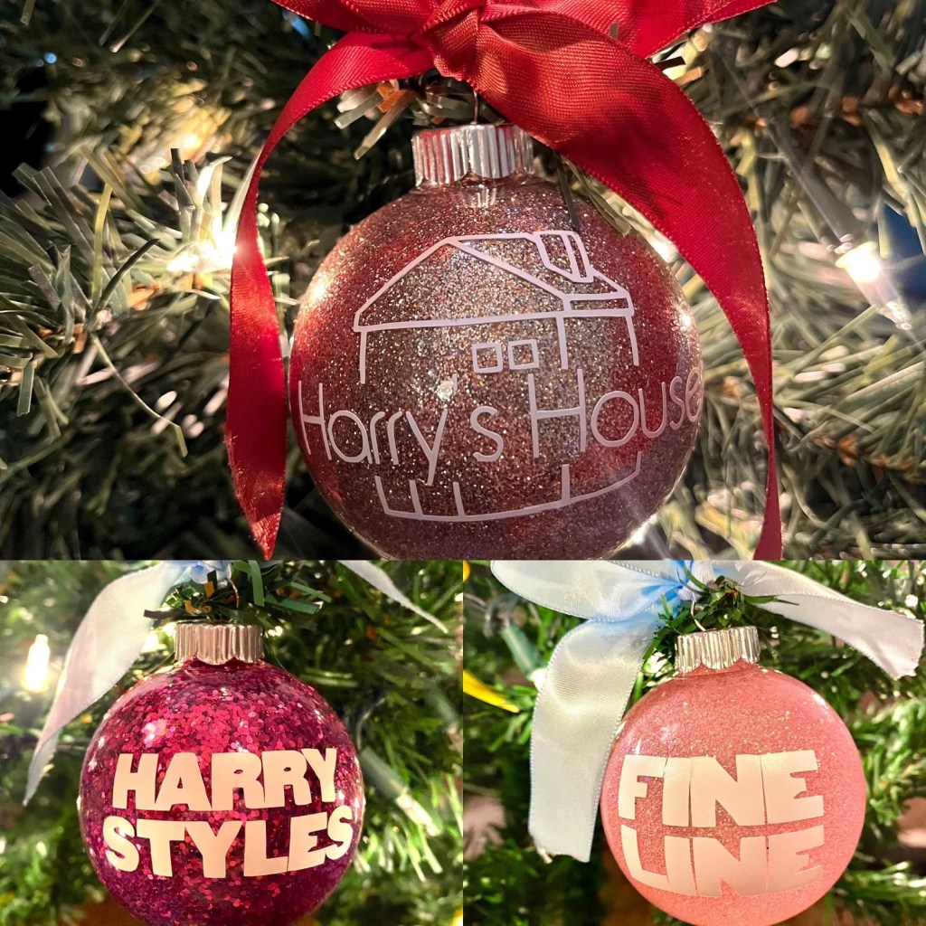 Here’s How To Decorate Your Room For The Holidays, Fandom Style