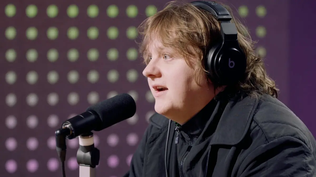 Lewis Capaldi - Heavenly Kind Of State Of Mind (Official Lyric
